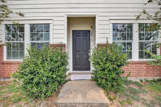 Foto del edificio - 20747 Settlers Lake Cir N