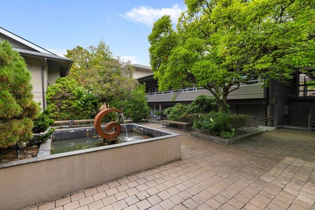 Foto del edificio - 860 100th Ave NE