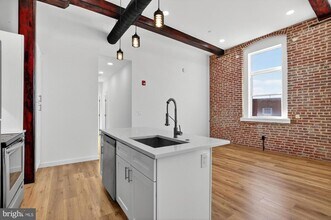 Building Photo - 2045 Trenton Ave