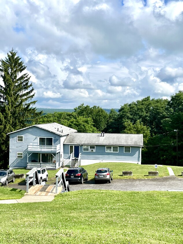 Primary Photo - Country Gardens Apartments