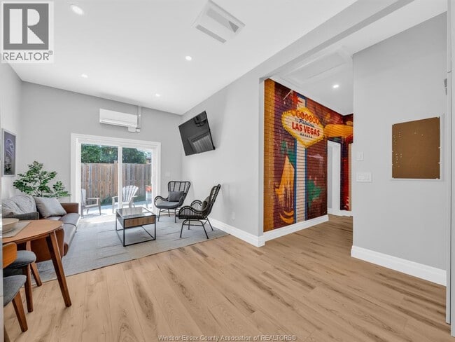 Building Photo - 675 Bedford St