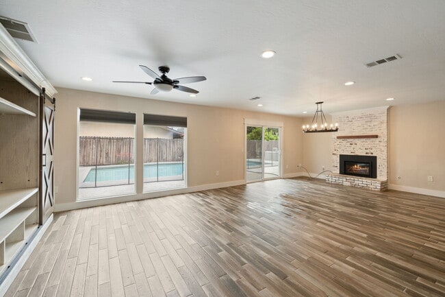 Foto del edificio - 1212 S Demaree St