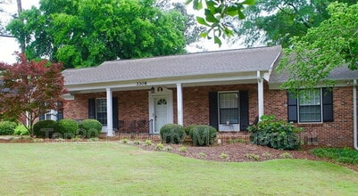 Building Photo - 3308 Junaluska Dr