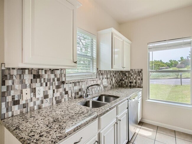 Building Photo - 6102 Reicher Dr