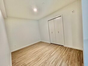 Building Photo - DOCK 59 APARTMENTS