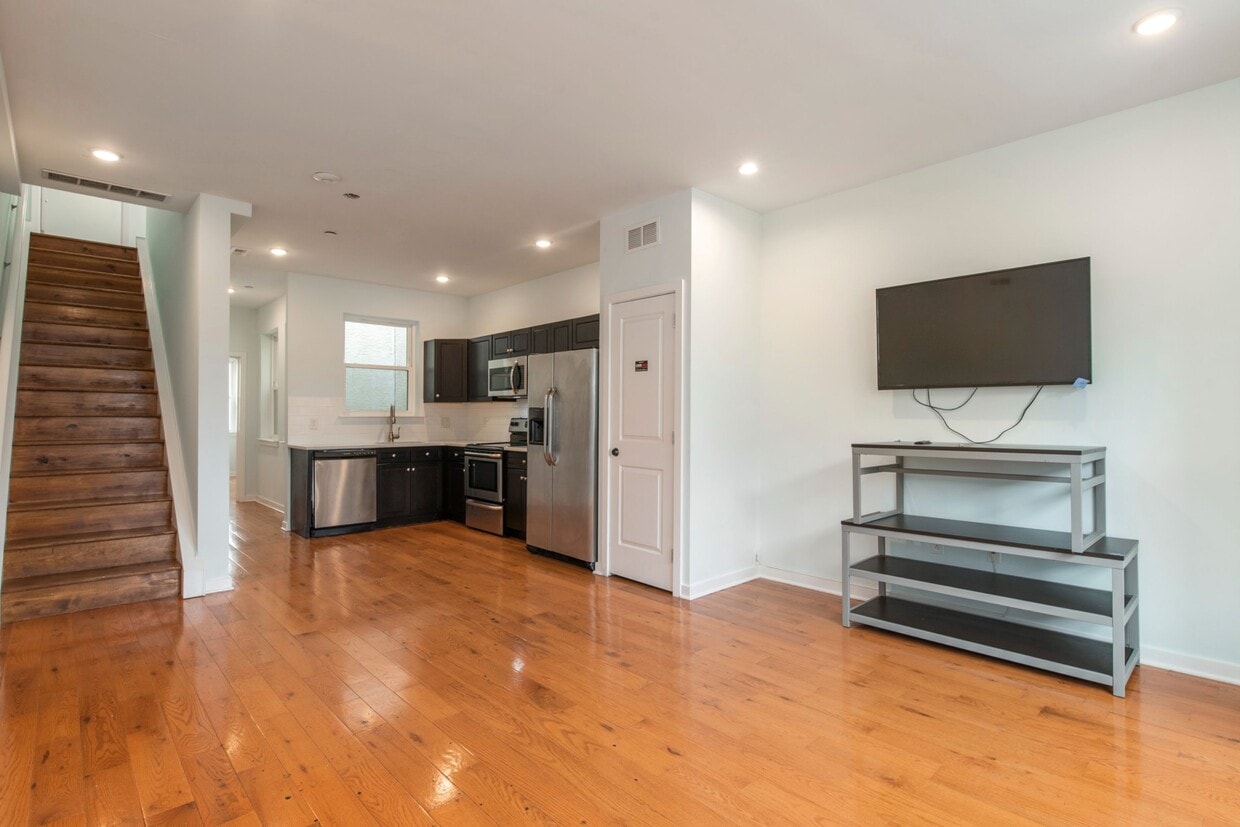 Primary Photo - 1517 W Seybert St