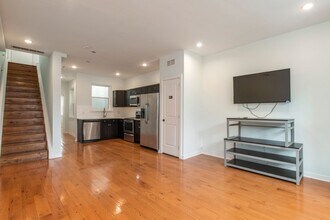 Building Photo - 1517 W Seybert St