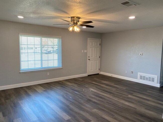 Foto del edificio - 100 Chestnut St