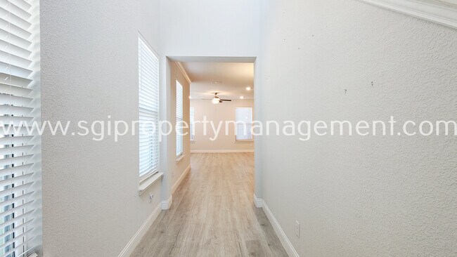 Foto del edificio - 1005 Thomas Pl
