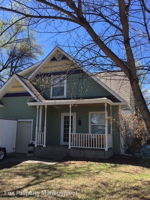 Foto principal - 3 br, 2 bath House - 1045 Pratt St