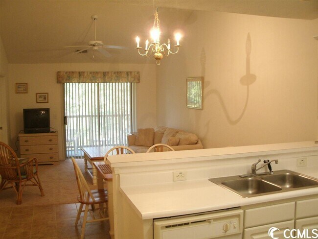 Building Photo - 562 Blue Stem Dr