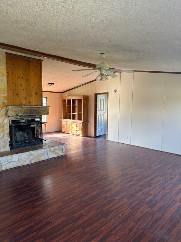 Building Photo - 303 Forest Creek Ln