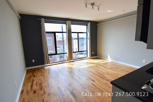 Building Photo - 535 Budd St