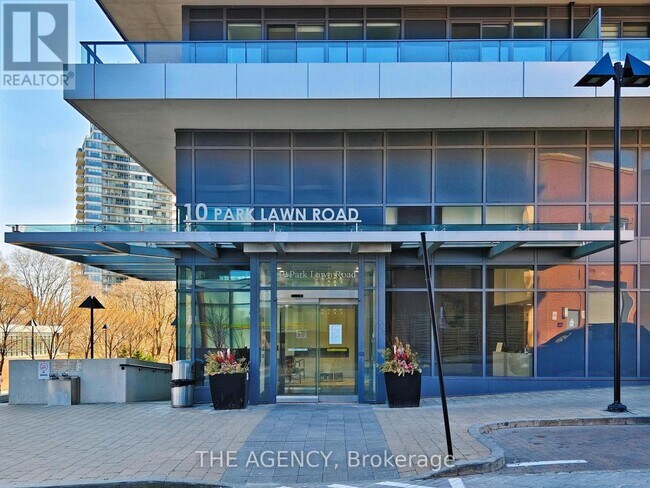 Photo du bâtiment - 803 - 10 PARKLAWN ROAD