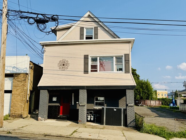 Building Photo - 84 MacArthur Ave