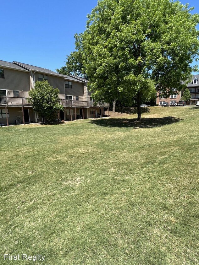 Building Photo - 2 br, 2.5 bath House - 443 Harper Avenue #2