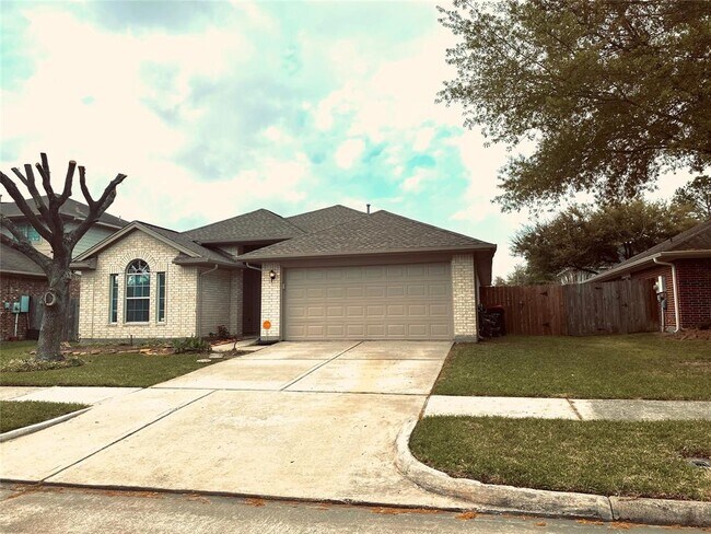 Foto del edificio - 911 Christopher Ln