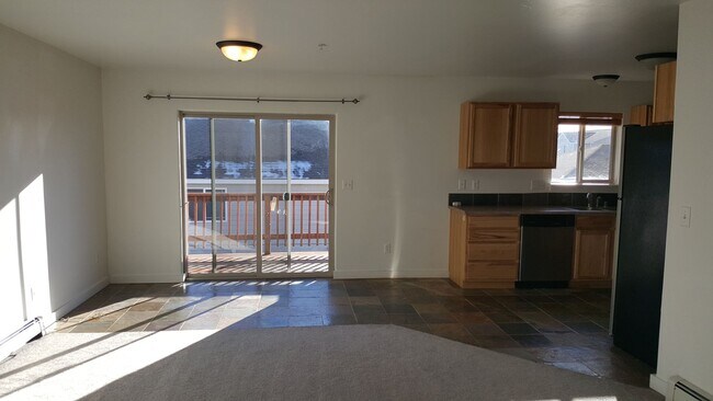 Foto del edificio - 3 Bed 2 Bath in Belgrade with garage