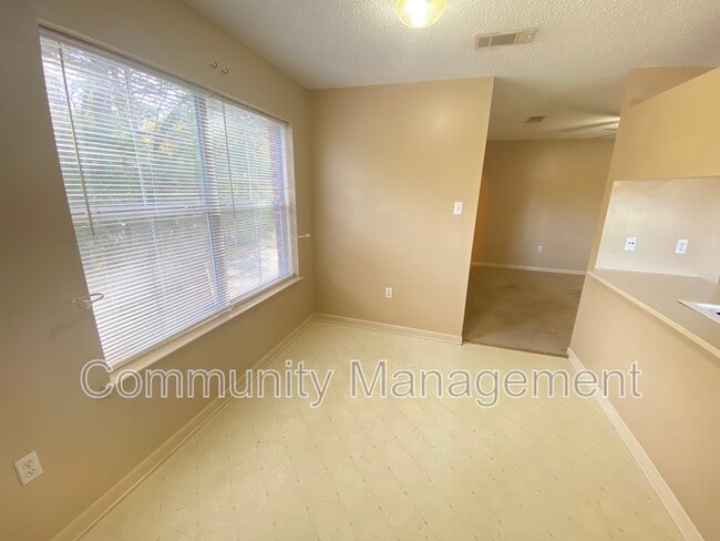 Building Photo - 2639 Nannette Dr