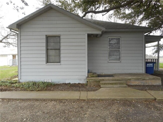 Building Photo - 2301 Co Rd 348