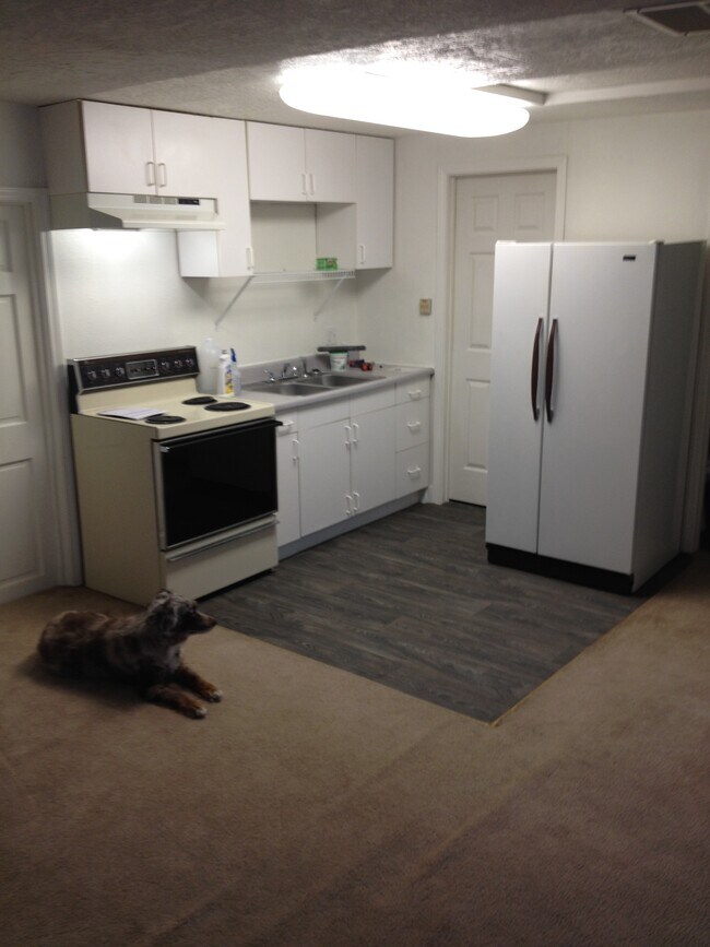 Building Photo - 8810 W Cory Ln