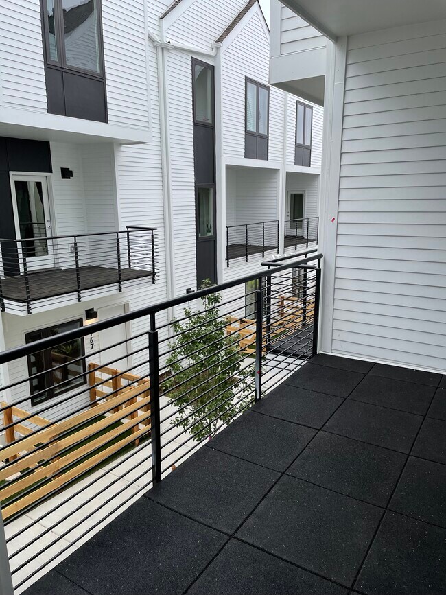 Building Photo - 1170 S Reed Way