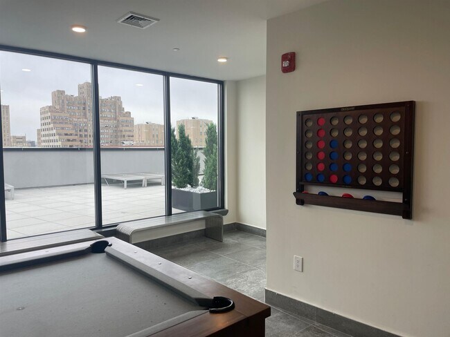 Foto del edificio - 144 Summit Ave