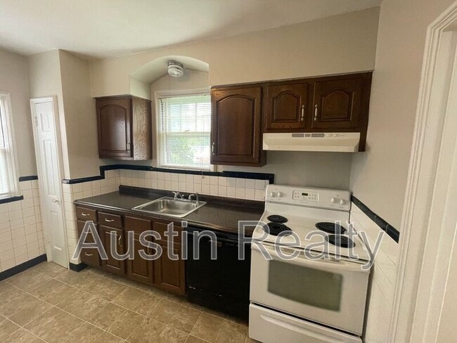 Building Photo - 1135 Brightling Dr