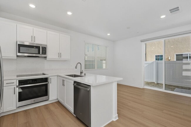 Building Photo - Modern Detached Home in Gated Nuvo Parkside