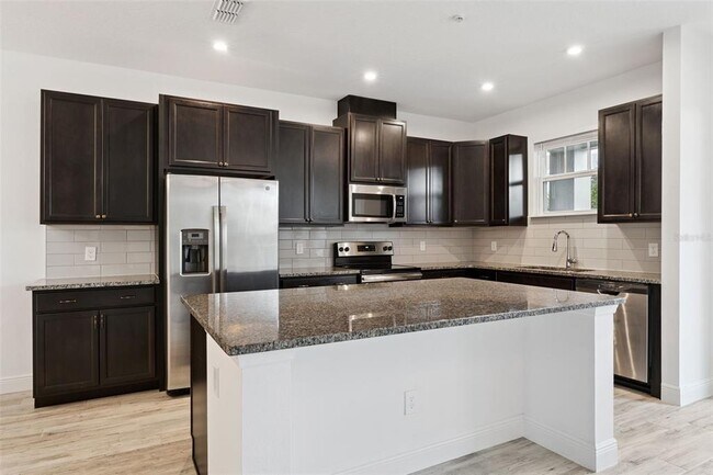 Foto del edificio - 13468 Stoddart Ave