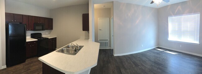 Building Photo - 2700 Tabor Pky