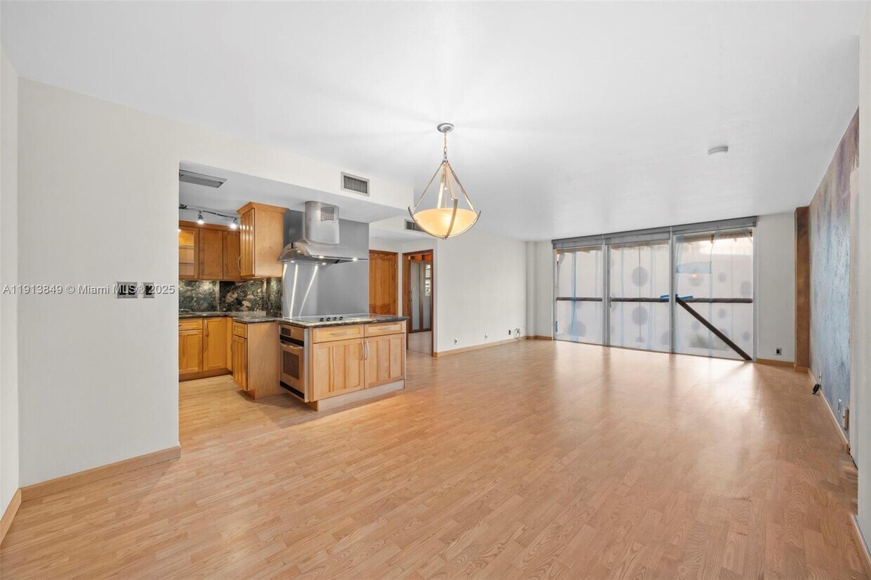 Primary Photo - 3301 NE 5th Ave