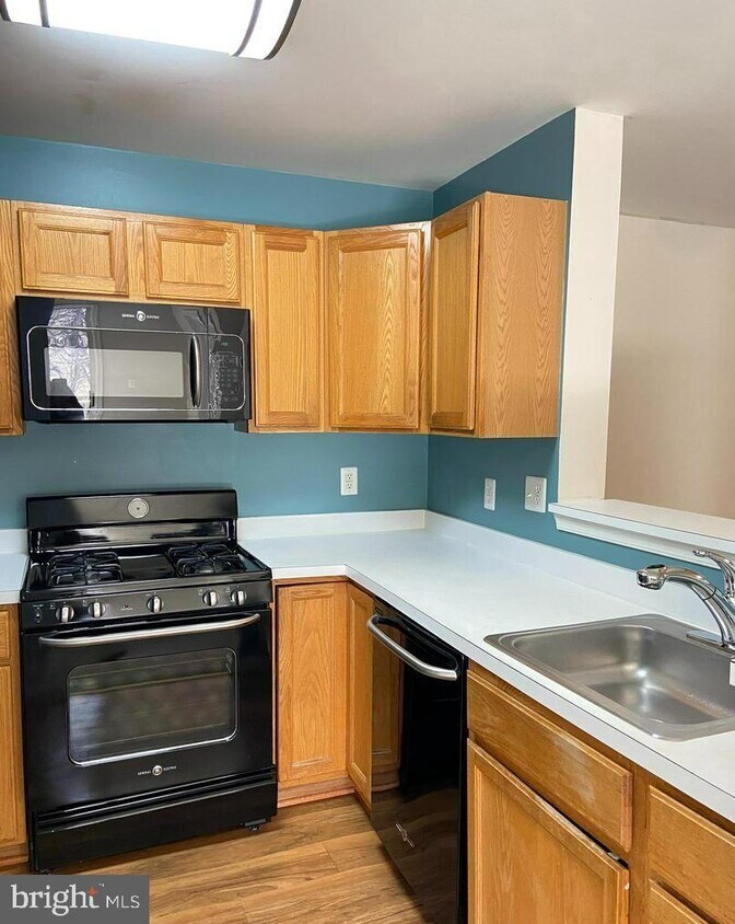 1025 Gardenview Loop Unit 303, Woodbridge, VA 22191 Room for Rent in