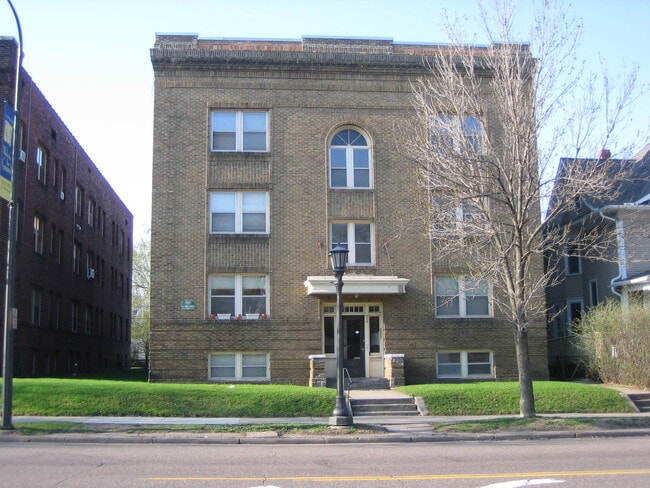 Building Photo - 934 Grand Ave