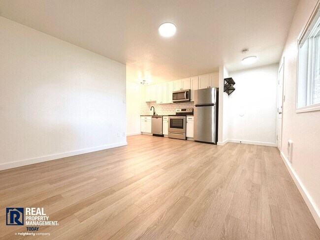 Foto del edificio - 7619 Douglas St W