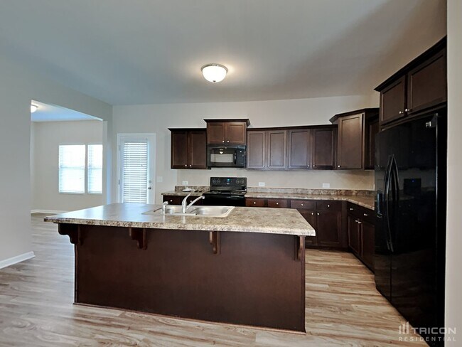 Foto del edificio - 2211 Osprey Ln
