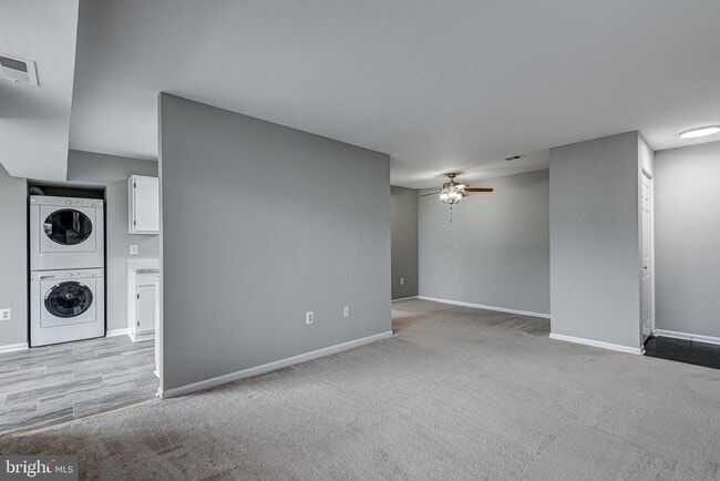 Building Photo - 9569 Coggs Bill Dr
