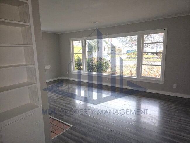 Building Photo - Gorgeous and Cozy 3 bed in Saginaw, Available now!