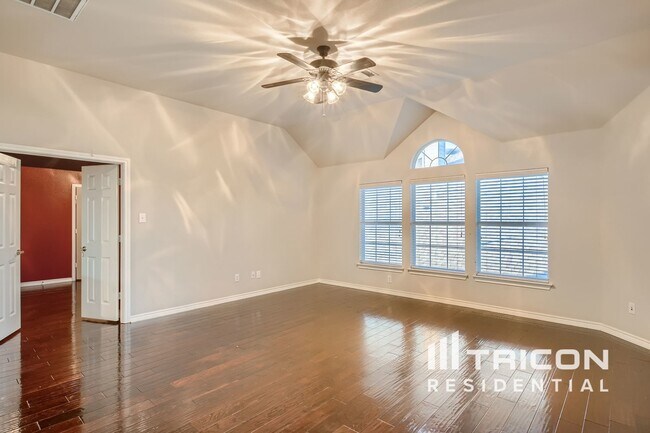 Foto del edificio - 2112 Pecan Ridge Dr