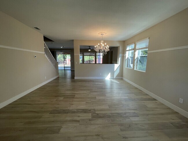 Building Photo - 632 Roadrunner Dr