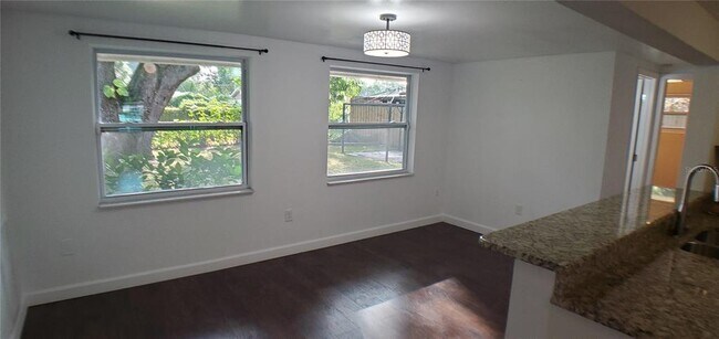 Foto del edificio - 3215 Corey Rd