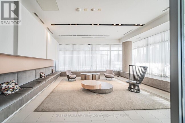 Photo du bâtiment - 128 Fairview Mall Dr