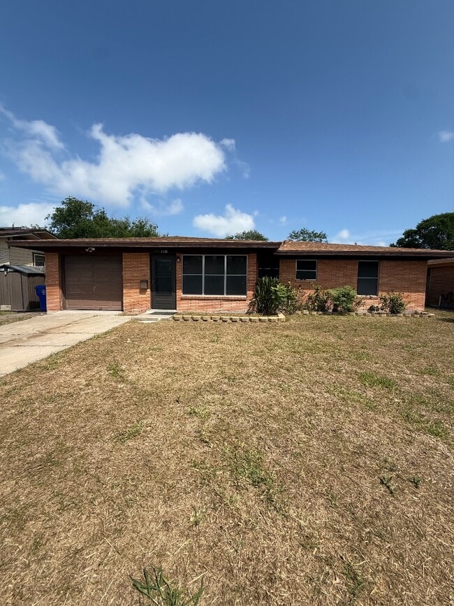 Building Photo - 1126 Stratton Dr