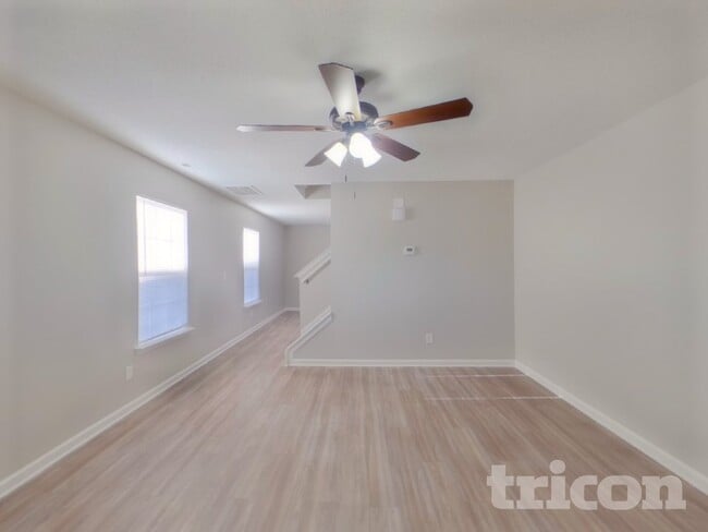 Building Photo - 136 Katrina Ct