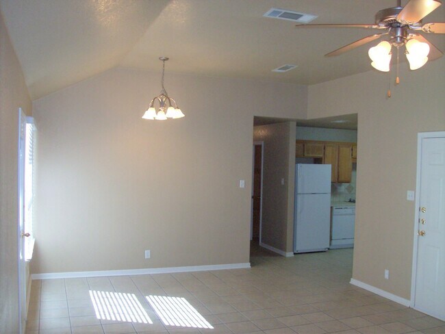 Foto del edificio - Charming Duplex with Great Features & Loca...