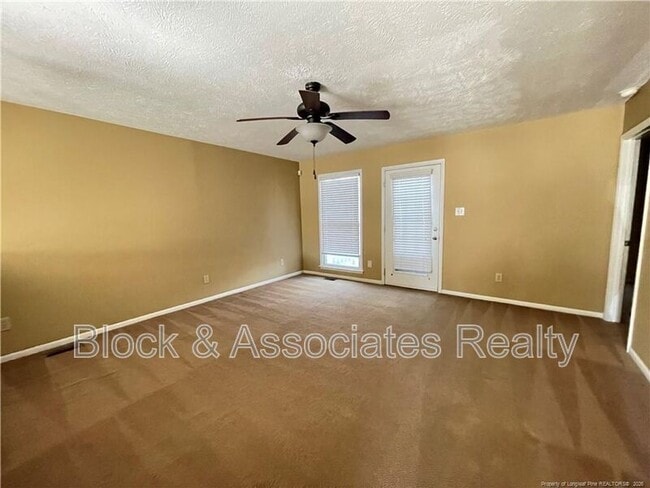 Foto del edificio - 5736 Waters Edge Dr