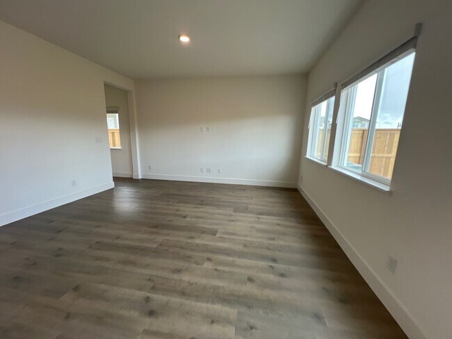Building Photo - 7912 Schist Rd