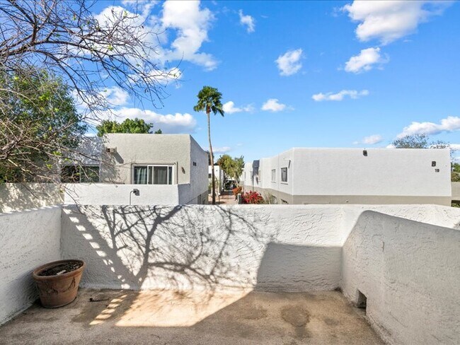 Foto del edificio - 122 S Hardy Dr