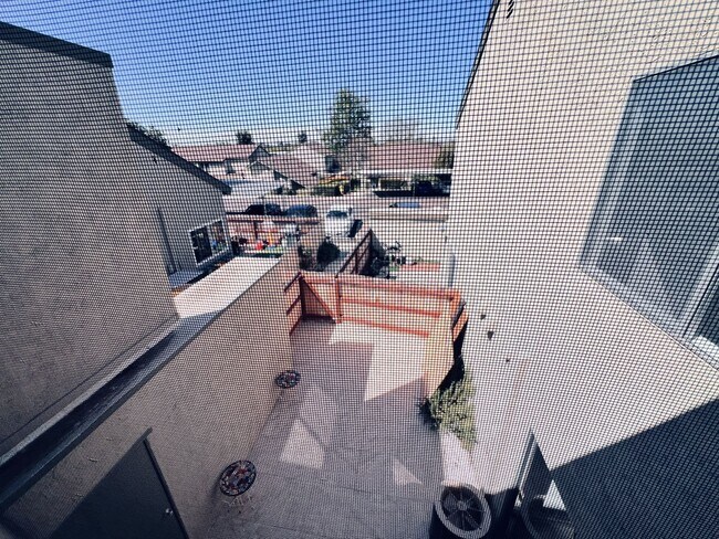 Foto del edificio - Peaceful 3/1.5 Tierrasanta Condo - Villa M...