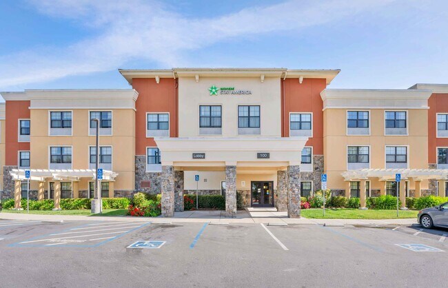 Building Photo - Furnished Studio-Santa Rosa - North